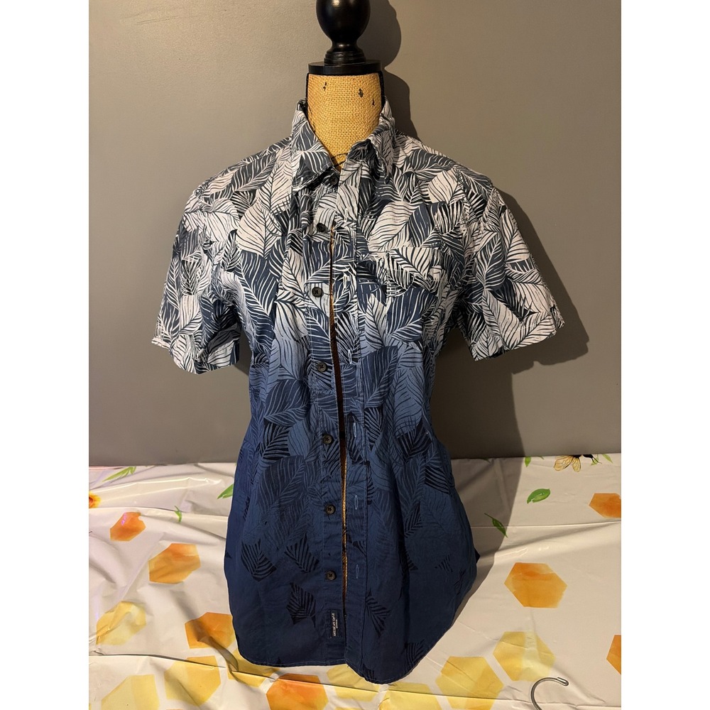 American Eagle Mens Medium Seriously Soft Blue Ombre Leaf Print Button Down
